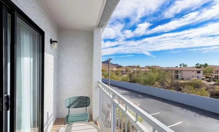 Day use room with natural light at Spark By Hilton Fountain Hills Scottsdale.