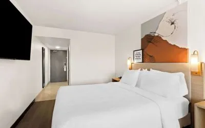 Day use room with natural light at Spark By Hilton Fountain Hills Scottsdale.