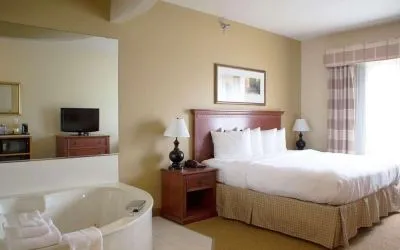 Hotel Country Inn & Suites By Radisson Mankato Hotel And Conference Center image