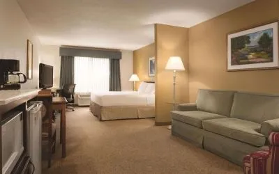 Romantic day use room at Country Inn & Suites By Radisson Mankato Hotel.