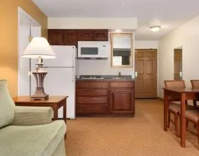 Romantic day use room at Country Inn & Suites By Radisson Mankato Hotel.