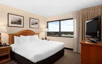 Hotel Hilton Chicago/Oak Brook Suites image