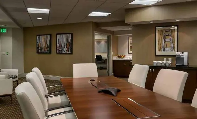 Small meeting room for business meetings and coworking at DoubleTree by Hilton Los Angeles Downtown.