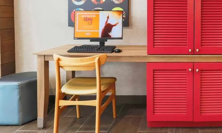 well equipped and private business center and work station at Home2 Suites by Hilton West Sacramento.