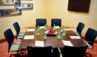 business desks and small meeting room ideal for business meetings at Hilton Garden Inn Rockville-Gaithersburg.