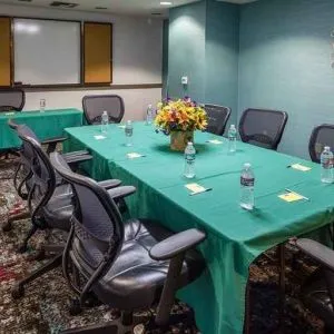 Professional meeting room at Hampton Inn San Francisco Airport.