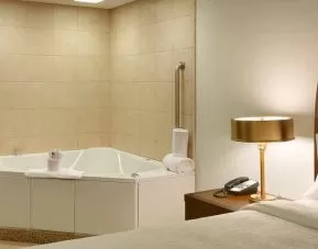 luxurious jacuzzi bath in king rooms at Hilton Garden Inn Salt Lake City/Sandy.