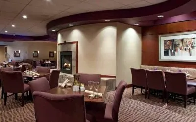 Breakfast area perfect for coworking at the DoubleTree Suites by Hilton Cincinnati-Blue Ash.