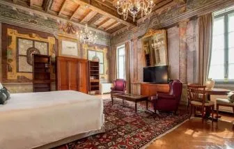 Beautiful king suite with working station at the Grand Hotel Villa Torretta Milan Sesto, Curio Collection.