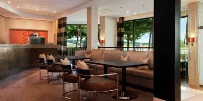 Lobby workspace at the Hilton Mainz.