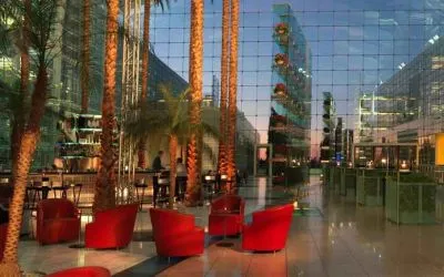 Beautiful hotel workspace at the Hilton Munich Airport.