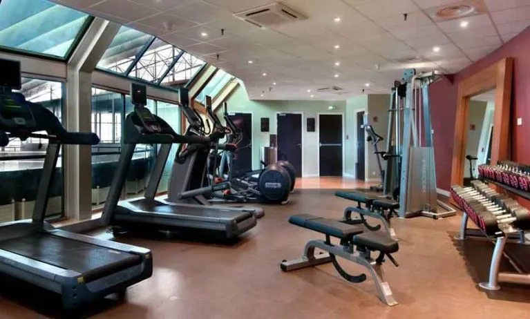 Fully equipped fitness center at the Hilton Paris La Defense.