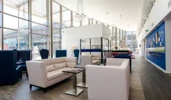 Lobby workspace at the Hampton by Hilton Amsterdam Arena Boulevard.