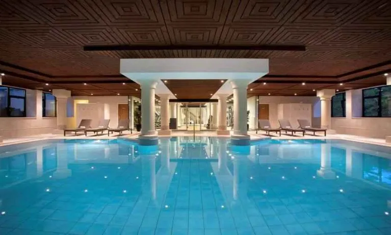 Relaxing indoor pool at the DoubleTree by Hilton Royal Parc Soestduinen.