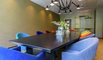Small meeting room at the DoubleTree by Hilton Royal Parc Soestduinen.