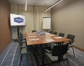 Small meeting room at the Hampton by Hilton Kalisz.