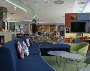 Lobby workspace at the Hampton by Hilton Olsztyn.
