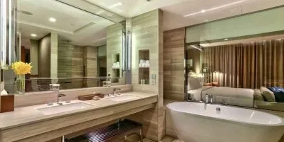 Guest bathroom at the Hilton Sukhumvit Bangkok.