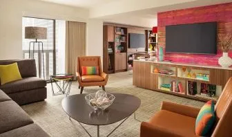 Comfortable living room with working station at the Hyatt Regency San Francisco.