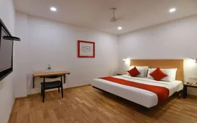 Hotel Saffron Gold