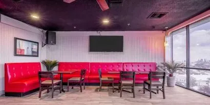 Comfortable lounge and coworking space at Quality Inn Pasadena.