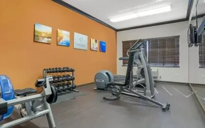Well equipped fitness center at Comfort Suites Alexandria, LA.