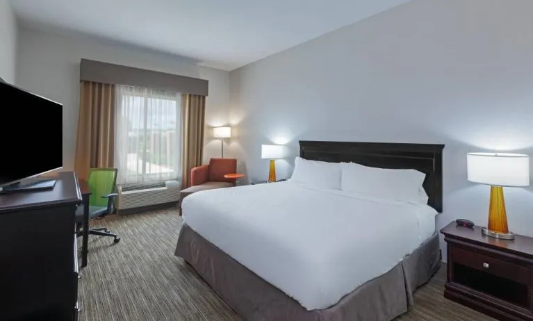 Day use room with work desk at Holiday Inn Express & Suites Shreveport South - Park Plaza.