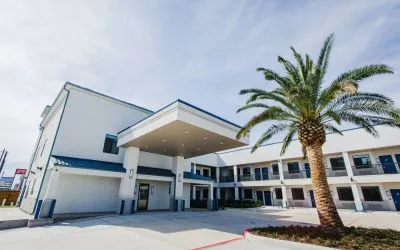 Hotel exterior at Palace Inn Blue Gessner.