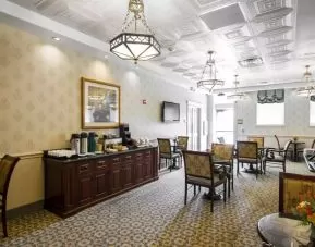 Breakfast area at Liberty Hotel Cleburne, An Ascend Hotel Collection Member.