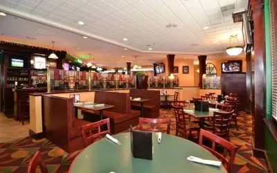 Dining area perfect for coworking at Best Western Plus BWI Airport Arundel Mills.
