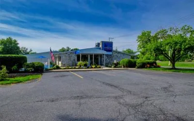 Hotel exterior at American Inn Carlisle.