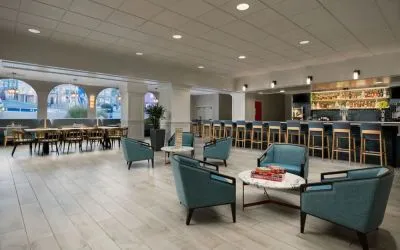 Comfortable lounge and coworking space at Hotel Caza.