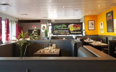 Dining area at Riviera Motor Inn.