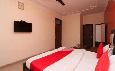 Airport Hotel Mayank Residency, New Delhi