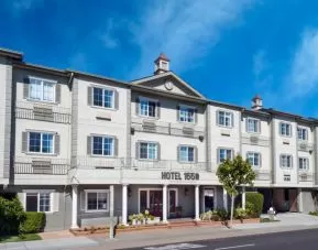 Hotel exterior at Hotel 1550 SFO.