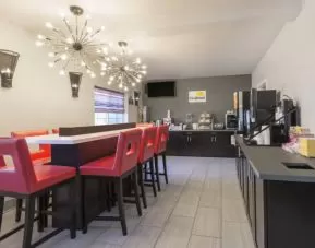 Dining area at Hotel 1550 SFO.