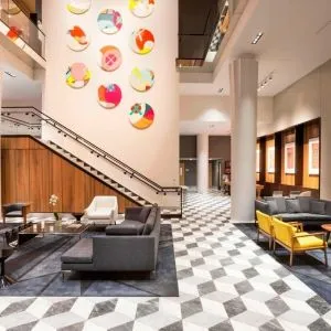Lobby and coworking space with fire place at Le Méridien Columbus, The Joseph.