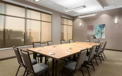 Professional meeting room at Springhill Suites By Marriott Belmont / Redwood Shores.