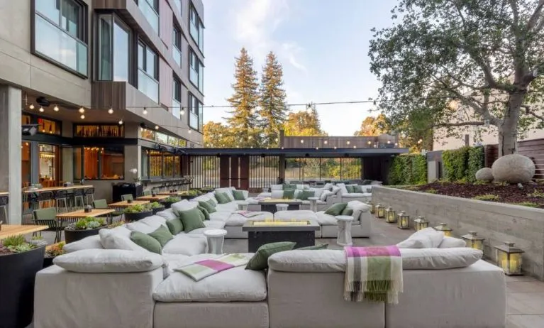 Patio perfect for coworking at Park James Hotel.