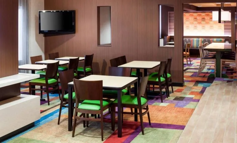 Dining area perfect for coworking at Fairfield Inn By Marriott Santa Clarita Valencia.
