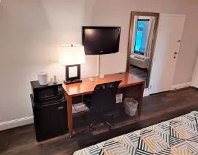 Day use room amenities at Studio 6 Baltimore West - Catonsville.