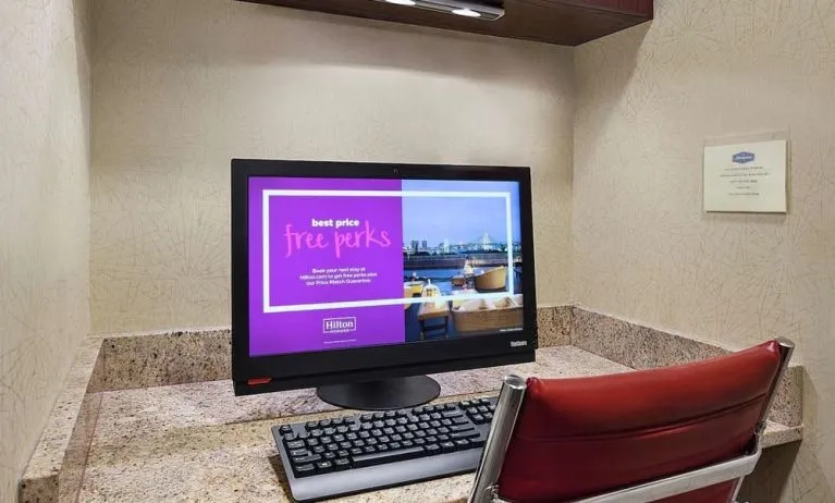 Dedicated business center at Hampton Inn Dallas-Irving-Las Colinas.