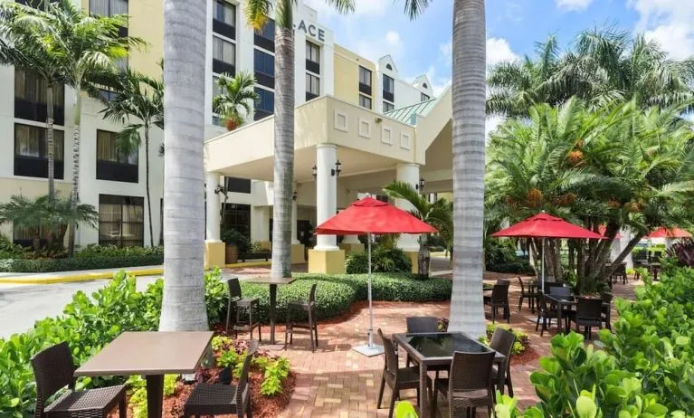 Outdoor seats available at Hyatt Place Fort Lauderdale Cruise Port.