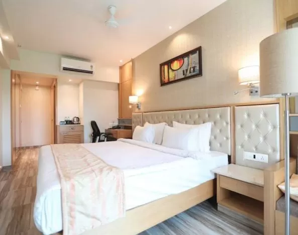 Hotel Cliffton, Mumbai