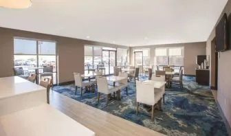 Breakfast area perfect for coworking at La Quinta Inn & Suites By Wyndham Philadelphia Airport.