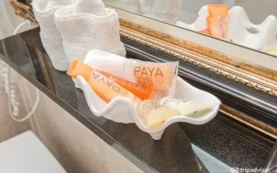 Free toiletries at Da Vinci Hotel.