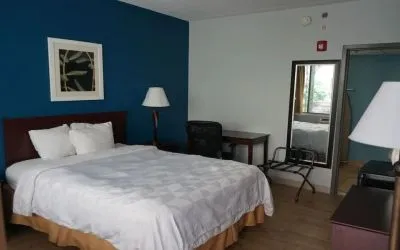 Day use room with work desk at Airport Waterfront Inn.