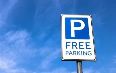 Free parking at Airport Waterfront Inn.