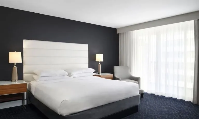 Day use room with natural light at Hotel Tampa Riverwalk.