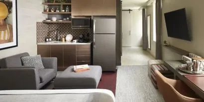 THesis Hotel Miami Coral Gables, Curio Collection By Hilton